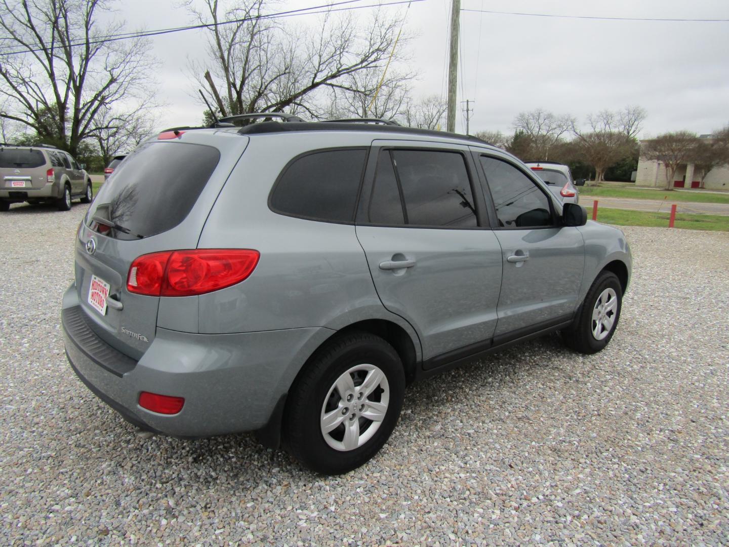 2009 Silver Hyundai Santa Fe GLS (5NMSG13D99H) with an 2.7L V6 DOHC 24V engine, Automatic transmission, located at 15016 S Hwy 231, Midland City, AL, 36350, (334) 983-3001, 31.306210, -85.495277 - Photo#7